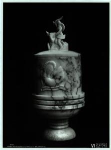 Milano - VI Triennale d'Arte - E.N.A.P.I., vaso in alabastro con coperchio, su disegno di Strada ed eseguito dalla Soc - Coop - Artieri dell'alabastro di Volterra
