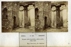 Argento - Valle dei Templi - Tempio della Concordia - Interno - Porta della scala