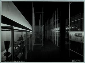 Milano - VI Triennale d'Arte. Sala dell'Oreficeria Antica, veduta dell'allestimento delle vetrine.