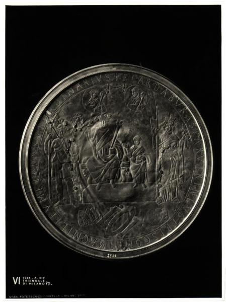 Milano - VI Triennale d'Arte. Sala dell'Oreficeria Antica, scudo del console Flavius Ardaburius Aspar in argento inciso.