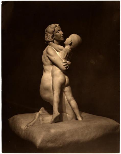 Filippo Cifariello, madre con bambino, gruppo scultoreo.