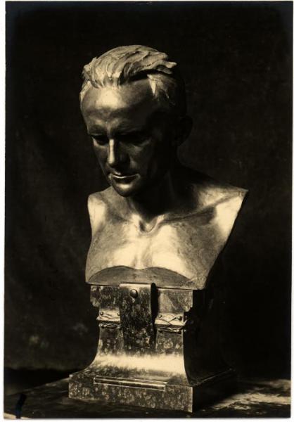 Achille Alberti, ritratto di Giacomo Vertova, testa in bronzo (1920).