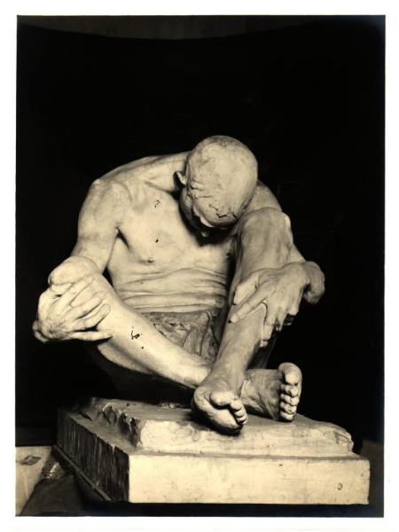 Achille Alberti, Ignavia, scultura in gesso (1891).