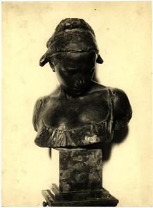 Achille Alberti, Reietta, mezzo busto in bronzo (1910 ?).