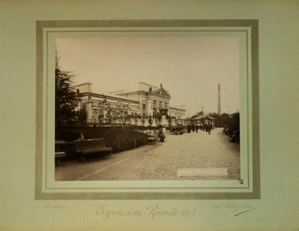 Milano - Esposizioni Riunite del 1894 - Parco Sempione - Teatro Pompejano - Esposizione di campane