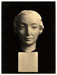 Bergamo (?). Nino Galizzi, ritratto di Graziana Gavazzi, testa in gesso.