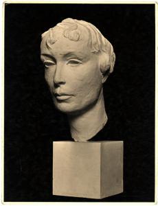 Bergamo (?). Nino Galizzi, ritratto femminile, testa in gesso.