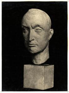 Bergamo (?). Nino Galizzi, ritratto di Bortolo Bortolotti, testa in gesso.