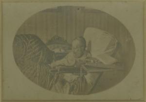 Ritratto maschile - Giuseppe Garibaldi a letto malato, intento alla lettura e alla scrittura.
