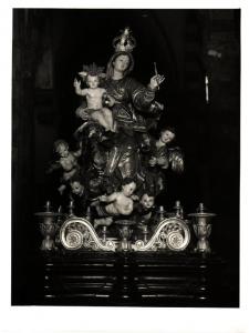 Genova - Chiesa di San Gottardo. Giovan Battista Bissoni, Madonna degli angeli, cassa processionale, scultura lignea policroma (XVI-XVII sec.).