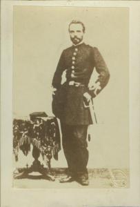 Ritratto maschile - Militare - Uomo con barba in uniforme