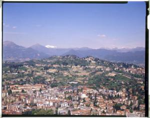 Bergamo. Collina, Veduta panoramica. Veduta aerea.