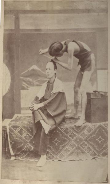 Giappone - Scena di genere giapponese - Parrucchiere per acconciature maschili - "Fuzoku"