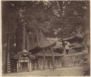 Giappone - Nikko - Santuario di Toshogu - Torii - Suibansha - Fontana sacra - "Meisho"