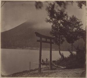 Giappone - Lago Chuzenji - Santuario Shinto Futurasan - Torii - "Meisho"