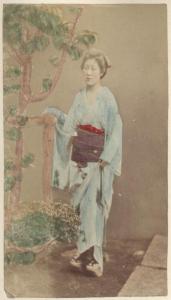 Ritratto femminile - Donna giapponese in Kimono e Geta - "Bijin"