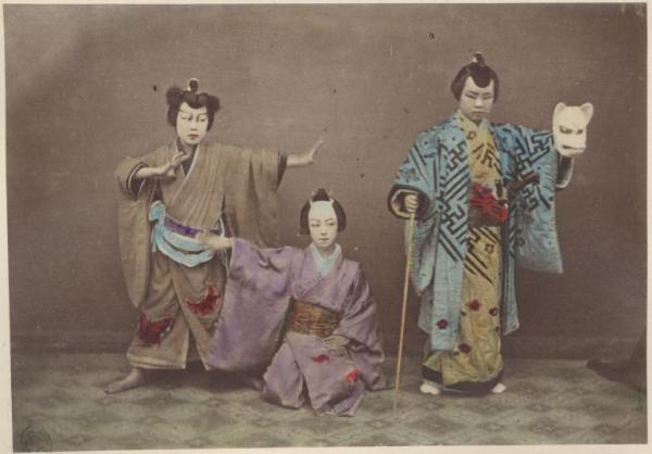 Giappone - Tre attori del teatro kabuki in scena