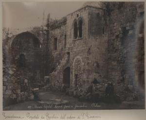 Israele - Gerusalemme - Edificio dell'ospedale dell'ordine dei Cavalieri di S. Giovanni - Esterno - Rovine di un'abside