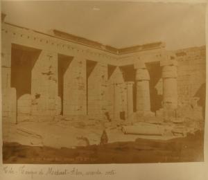 Egitto - Luxor - Medinet Habu - Complesso di Ramses III - Secondo cortile - Piloni e colonne