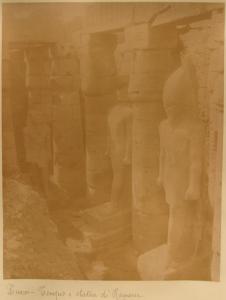 Egitto - Luxor - Tempio di Luxor - Entrata principale - Statua colossale di Ramses II