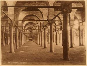 Egitto - Il Cairo - Moschea Amrou - interno - Sala di preghiera - Colonne