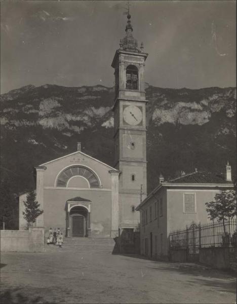 Maggianico - Chiesa parrocchiale di S. Andrea - Facciata e campanile