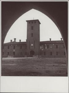 Peschiera Borromeo - Castello - Facciata e torre centrale