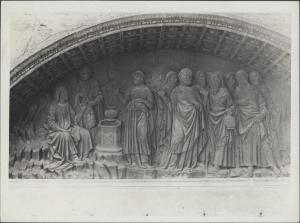 Rilievo - Cristo e la Samaritana - Certosa di Pavia - Chiostro piccolo - Lavabo