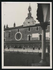 Certosa di Pavia - Chiostro grande - Torre dell'orologio