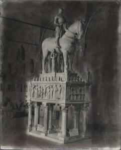 Monumento funebre - Sepolcro sepolcrale di Bernabò Visconti - Bonino da Campione (e aiuti) - Milano - Castello Sforzesco - Museo di Arte Antica