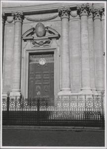 Roma - Chiesa di S. Agnese in Agone - Portale