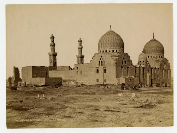 Egitto - Il Cairo - Quartiere Mokkattam - Città dei morti - Moschea Khanquah di Faraq Ibn Barquq - Esterno - Minareti - Cupole