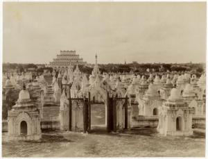 Myanmar - Mandalay - Collina Mandalay - Monastero delle 450 pagode - Pagode