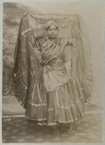 Ritratto di ragazza - Danzatrice indiana dello stile Nautch