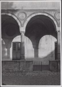 Pavia - Monastero di S. Felice - Chiostro - Arco