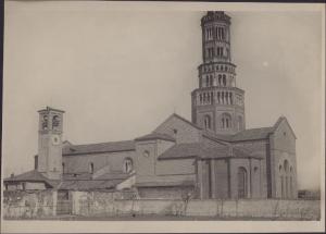 Milano - Abbazia di Chiaravalle - Lato destro