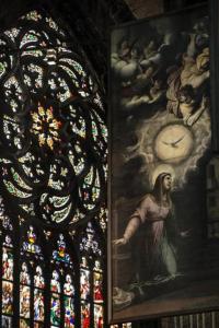 Milano - Duomo - vetrata dell'abside e anta di uno dei due organi antichi