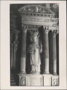 Altare - Altare maggiore (particolare con scultura e colonnato) - Legnano - Basilica di S. Magno - Presbiterio