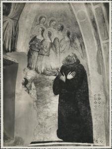 Dipinto murale - Incoronazione della Vergine con angeli e Santi (particolare degli angeli e Santo inginocchiato) - Vertemate - Chiesa di S. Giovanni Battista