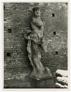 Scultura - Cristo - Giovanni Battista e Giuseppe Vismara (attr.) - Milano - Castello Sforzesco - Cortile delle armi lato Carmini (nord-est) nel 1956