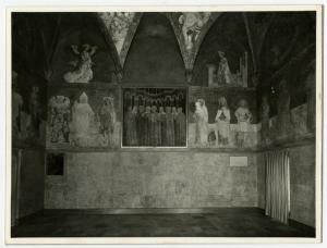 Dipinto murale - Angelo in preghiera - XV sec.- Milano - Castello Sforzesco - Sala XII (Cappella Ducale) - Parete e volta affrescate