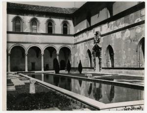 Milano - Castello Sforzesco - Corte Ducale, giardino e vasca - Dopo il restauro BBPR