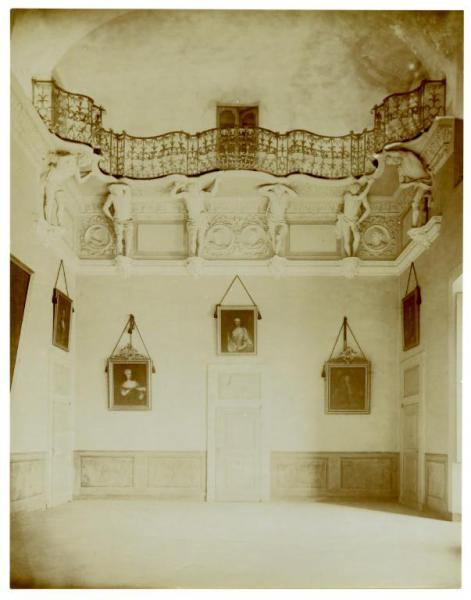 Lainate - Villa Weill Weiss, oggi Villa Visconti Borromeo Arese Litta - Salone al primo piano - Balconcino dei musici