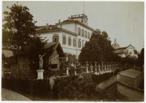 Montesiro - Villa Prinetti, già Crivelli, Mesmer, Besana, oggi Castelletti - Prospetto verso il giardino