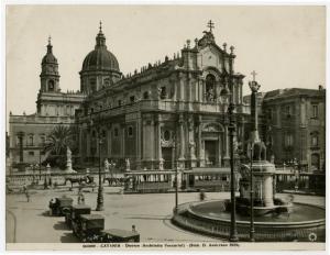 Catania - Duomo di Sant'Agata o Cattedrale di Sant'Agata - Prospetto principale e piazza