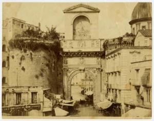 Napoli - Porta Capuana