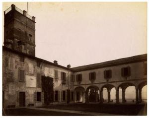 Inverigo - Villa Crivelli - Torre, corte e portici