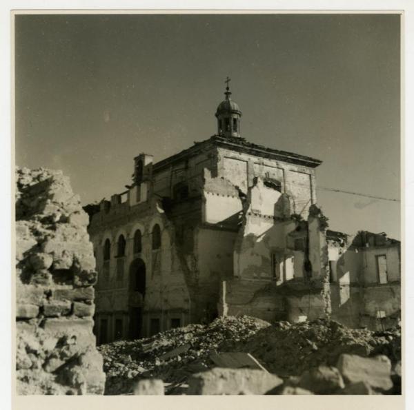 Milano - bombardamenti 1943 - Ca' Granda (ex Ospedale Maggiore) - chiesa dell'Annunciata
