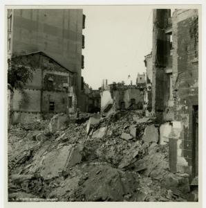 Milano - bombardamenti 1943 - palazzi in macerie