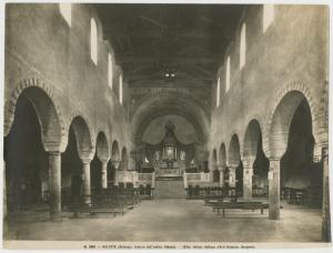 Agliate (MB) - Basilica dei Ss. Pietro e Paolo - interno - navata centrale
